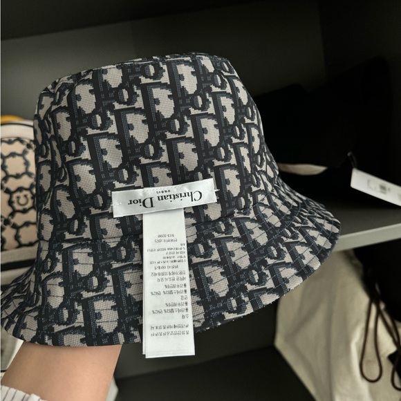 Dior Bucket Hat - Picture 1 of 3
